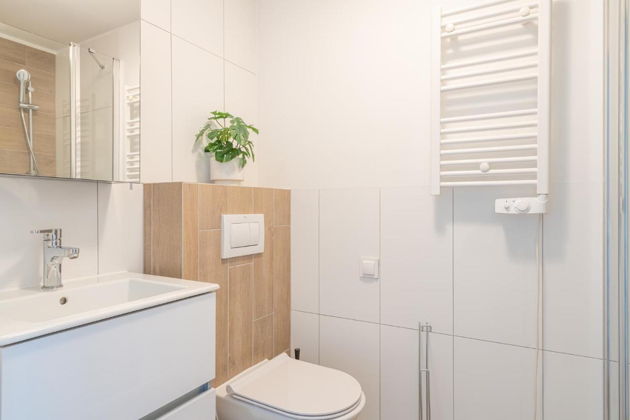 Rentplanet - Studio Dyrekcyjna วรอตซวาฟ ภายนอก รูปภาพ